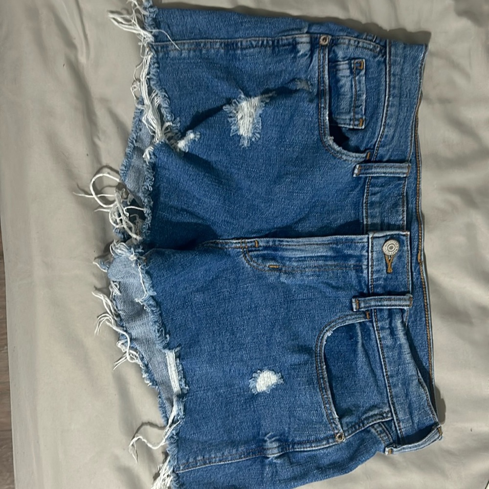 Old Navy Boyfriend mid rise Jean shorts